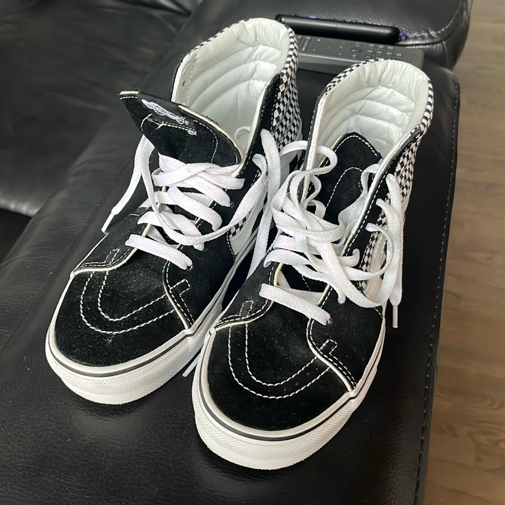 Vans  Hightops 🤍🖤